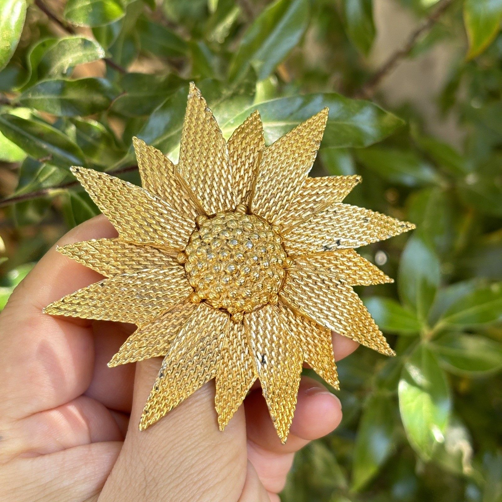 Vintage Hattie Carnegie Signed Large Sunflower Brooch Gold Tone Textured Petals